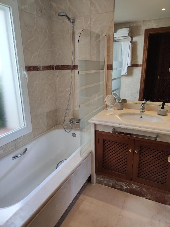 Costalita On The Beach - 3 Bedroom Cosy Apartment Estepona Eksteriør billede